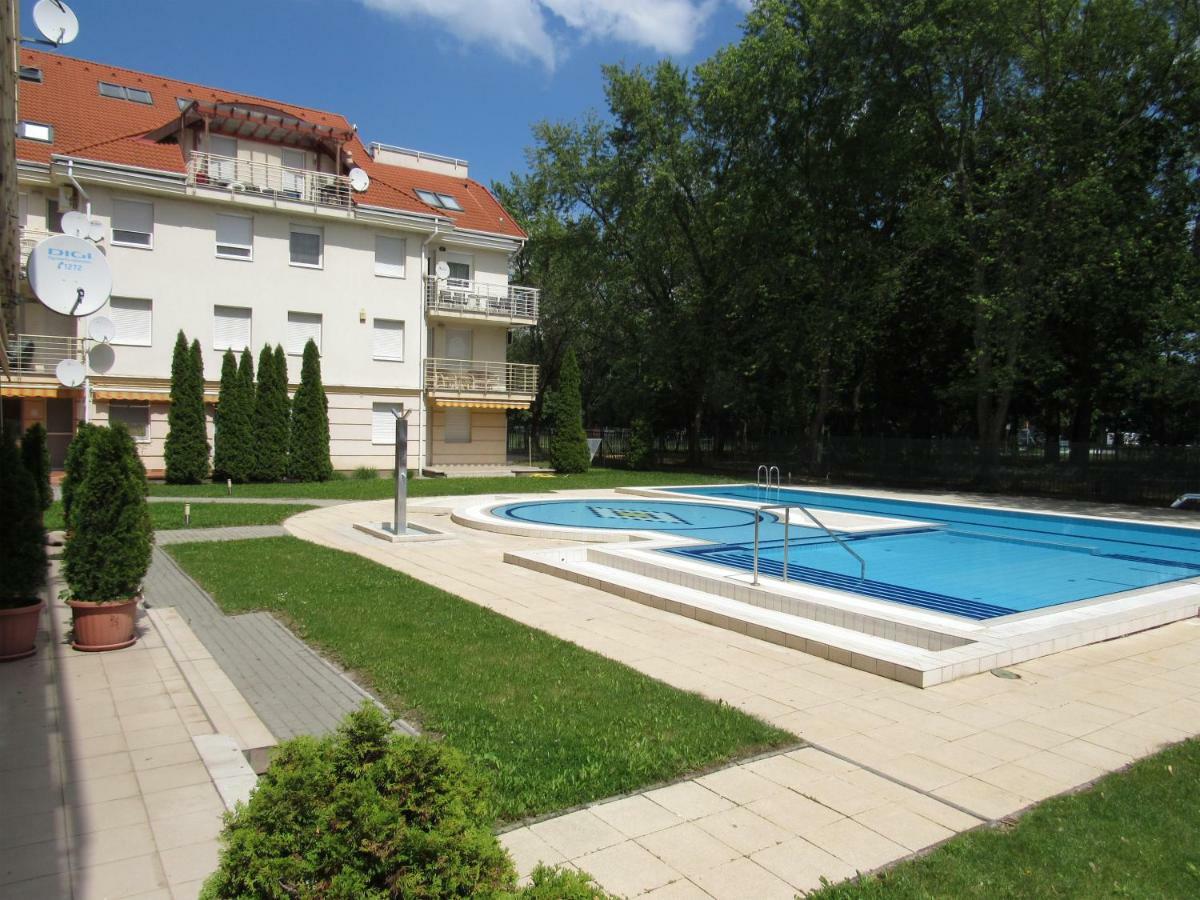 Carpe Diem Apartment Hajdúszoboszló Esterno foto
