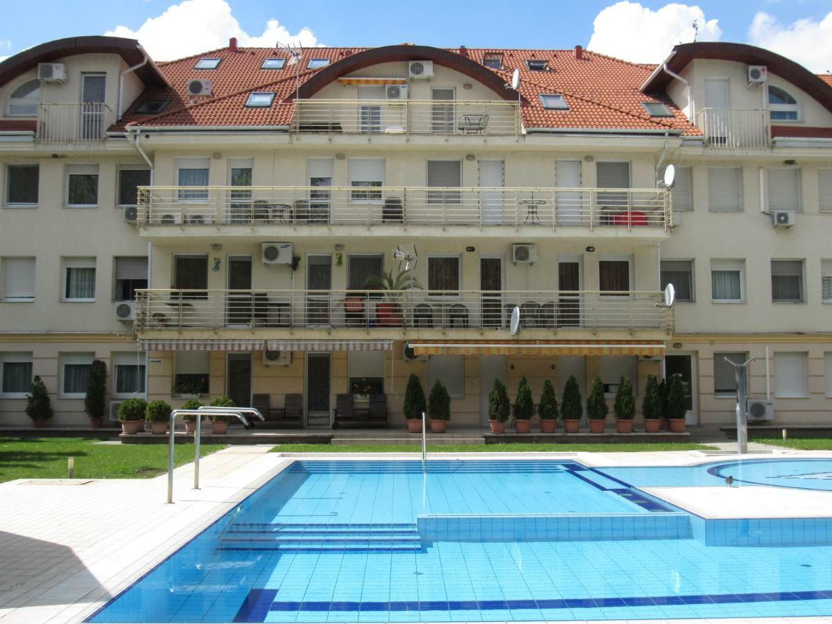 Carpe Diem Apartment Hajdúszoboszló Esterno foto